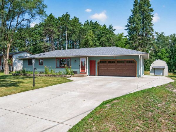 2051 Deerwood Lane NE, East Bethel, MN 55092