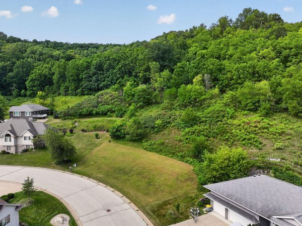 612 13th Street N, La Crescent, MN 55947