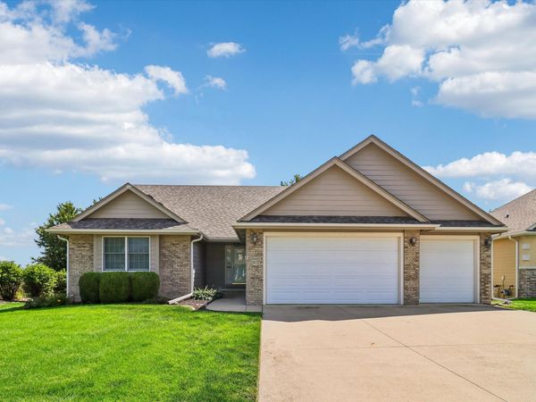 15602 Aurora Avenue, Urbandale, IA 50323