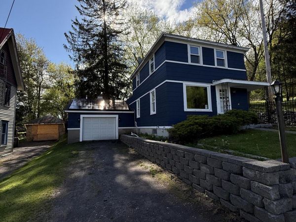 27 N McNab Avenue, Gloversville, NY 12078