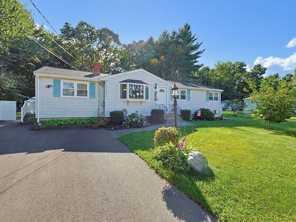 8 Pontiac Rd, Walpole, MA 02081