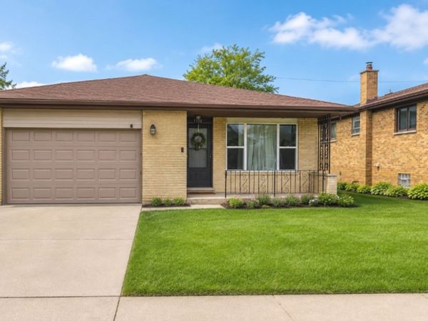 1172 Harding Avenue , Calumet City, IL 60409
