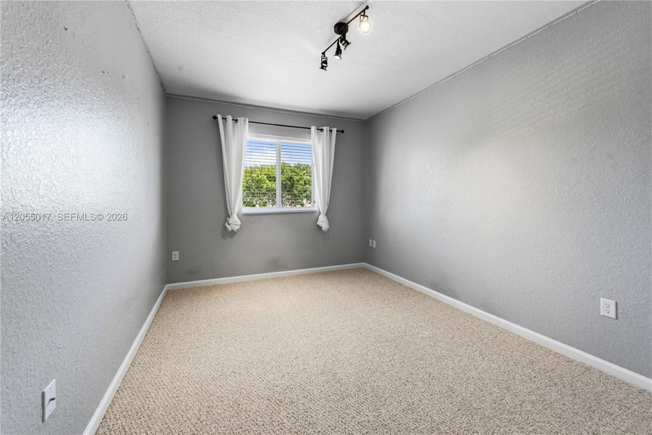 3424 NE 1st St , Homestead, FL 33033 Photo