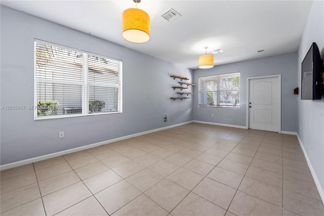 3424 NE 1st St , Homestead, FL 33033 Photo
