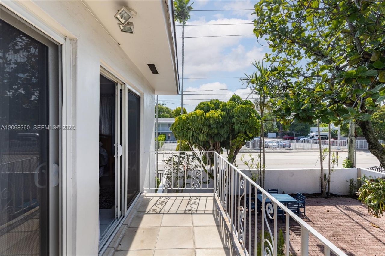 2250 SW 17th Ave , Miami, FL 33145 Photo