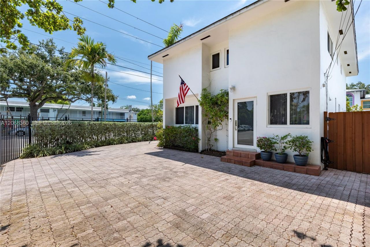 2250 SW 17th Ave , Miami, FL 33145 Photo