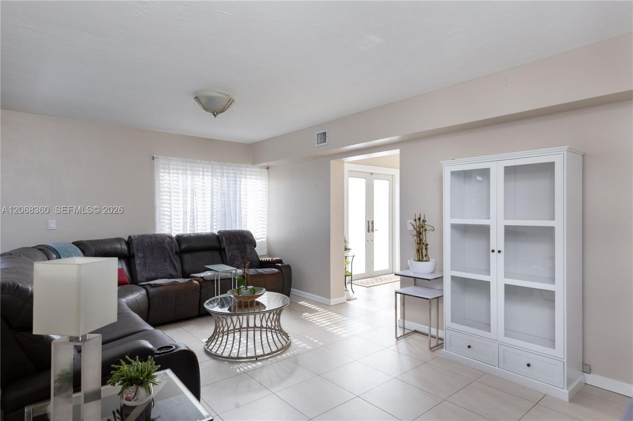 2250 SW 17th Ave , Miami, FL 33145 Photo