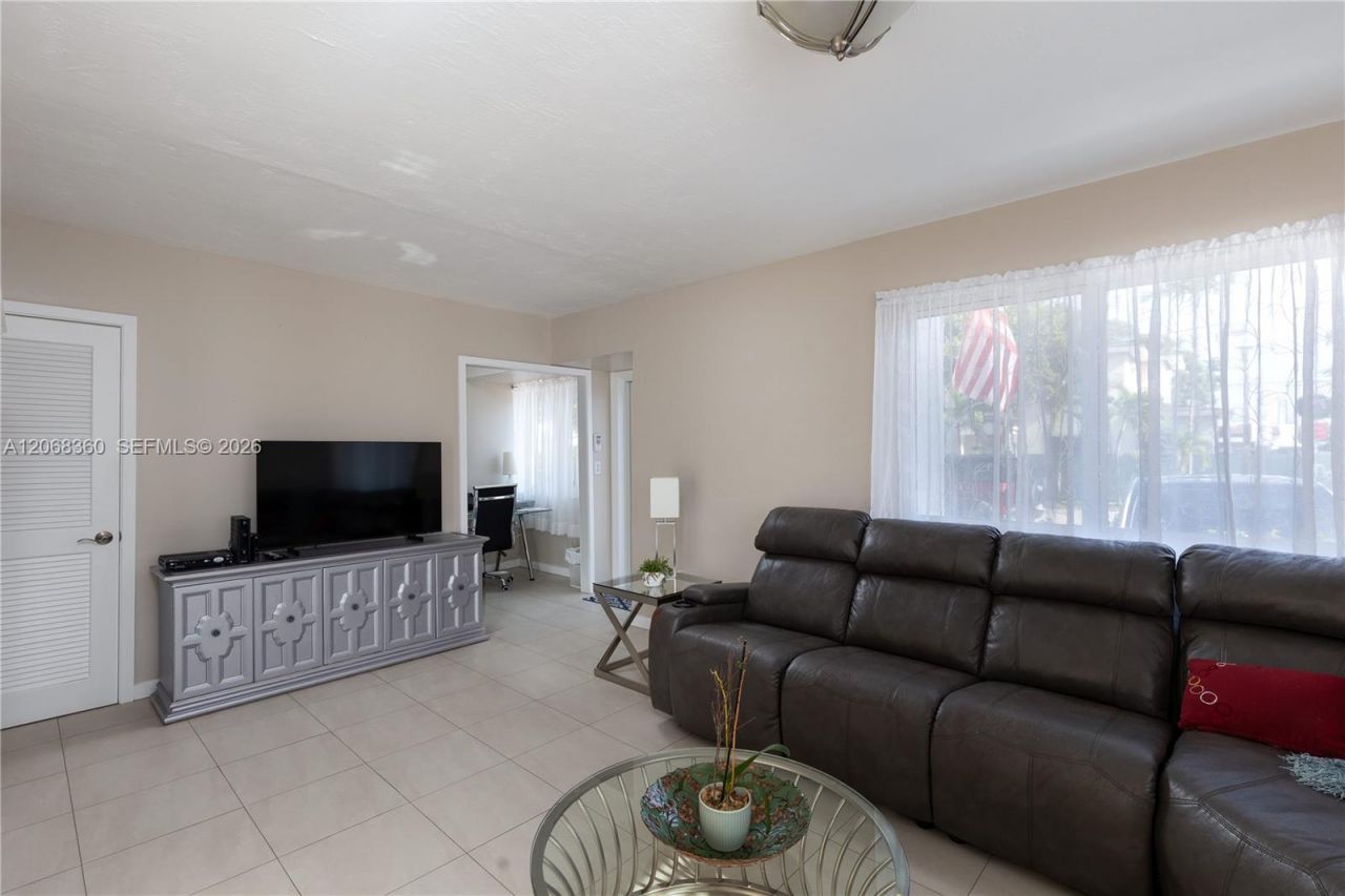 2250 SW 17th Ave , Miami, FL 33145 Photo