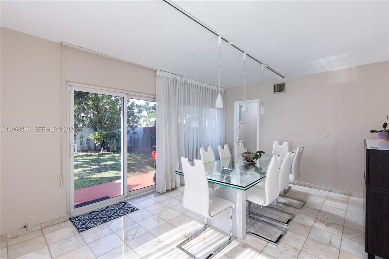 2250 SW 17th Ave , Miami, FL 33145 Photo