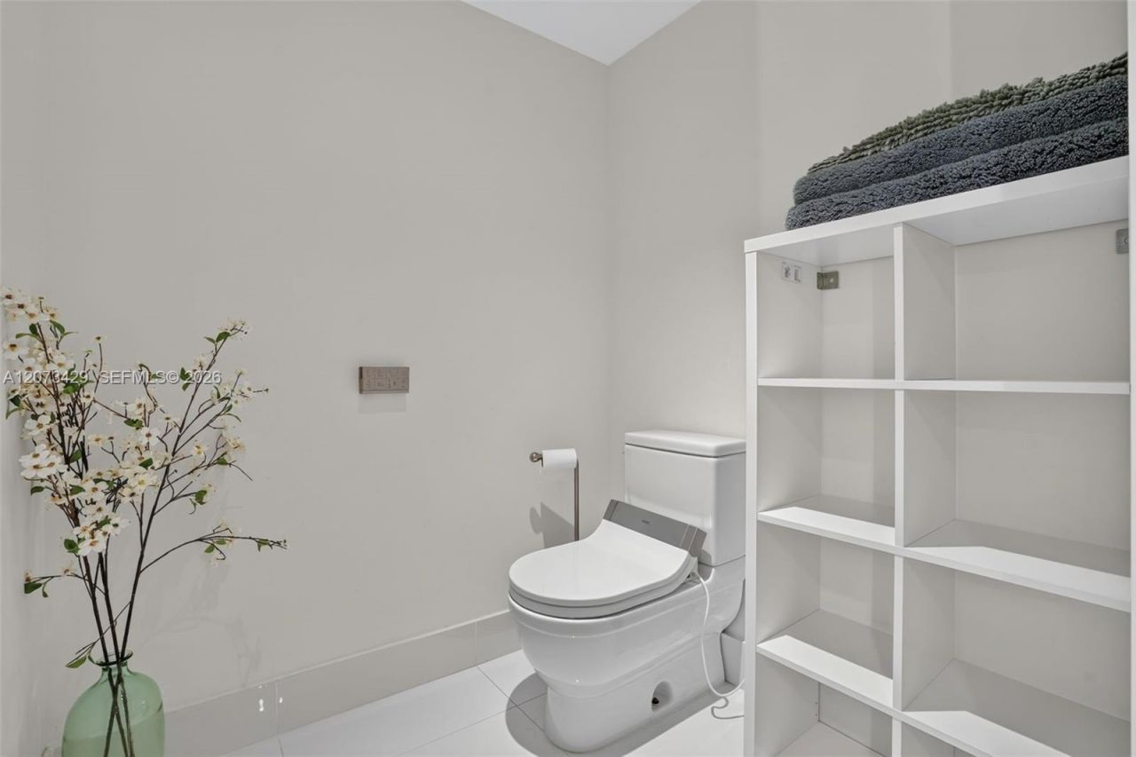 300 Sunny Isles Blvd , Unit 4-1007, Sunny Isles Beach, FL 33160 Photo