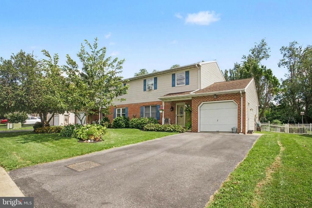 103 S 2ND STREET , DENVER, PA 17517
