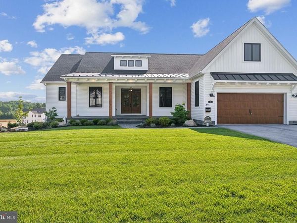 2022 MANDARIN LANE , Unit 245, CHAMBERSBURG, PA 17201