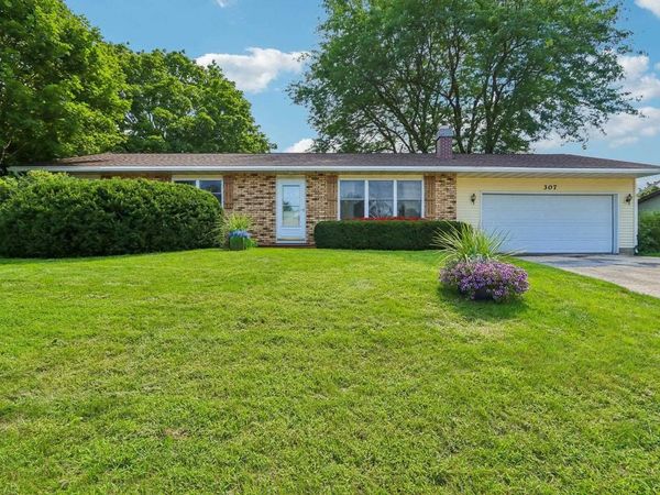 307 Meadowlark Circle, Deerfield, WI 53531