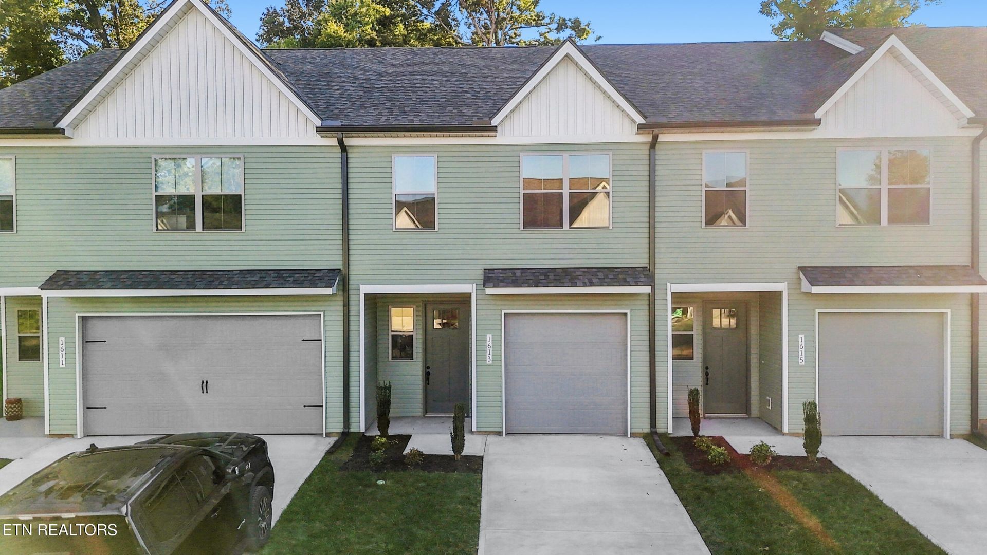 1613 Bennett Village Drive, Maryville, TN 37804 Main Photo