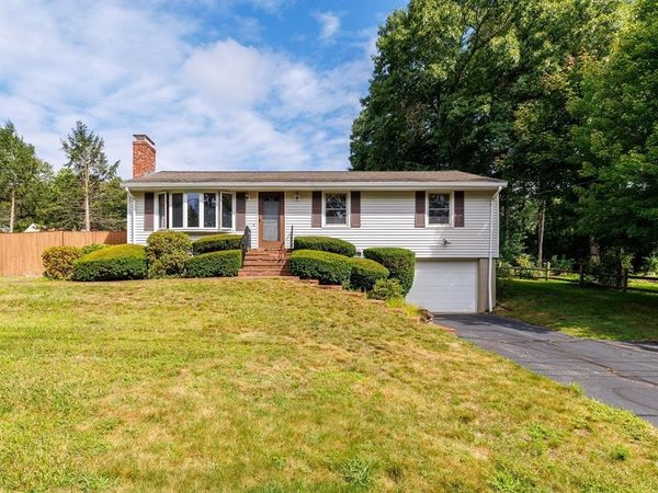 8 Beechwood Dr, Rutland, MA 01543