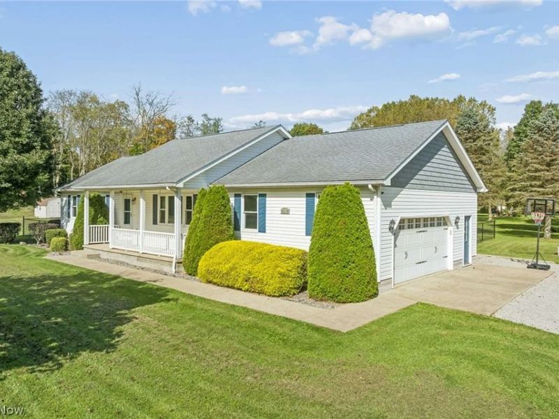 46170 Crestview Road, New Waterford, OH 44445 Photo 2