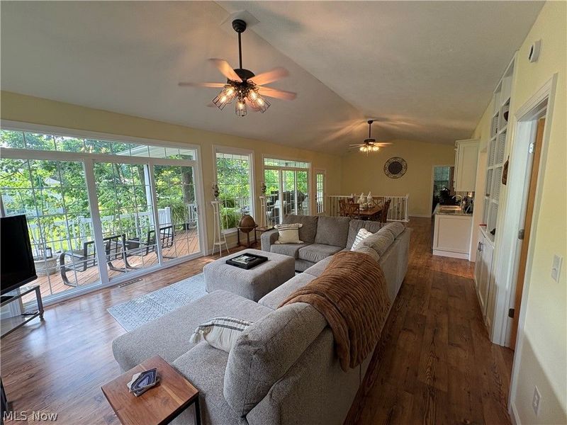 197 Ashtabula Point, Roaming Shores, OH 44084 Photo 10