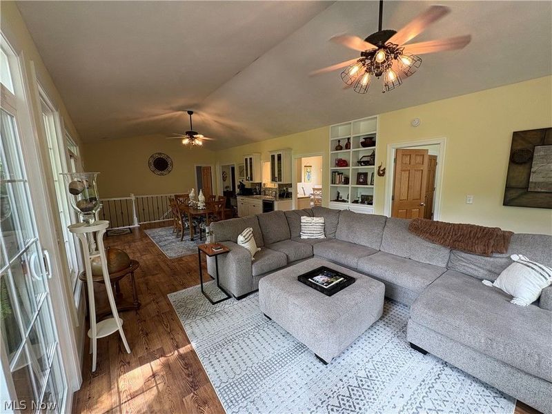 197 Ashtabula Point, Roaming Shores, OH 44084 Photo 11