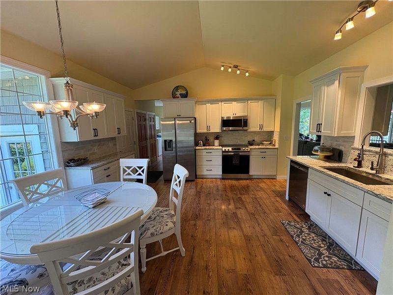 197 Ashtabula Point, Roaming Shores, OH 44084 Photo 7