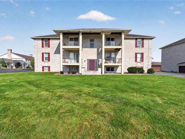7349 Eisenhower Drive, Unit 2, Boardman, OH 44512