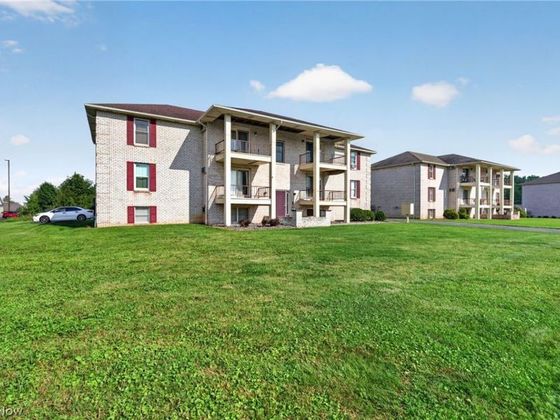 7349 Eisenhower Drive, Unit 2, Boardman, OH 44512 Photo 2