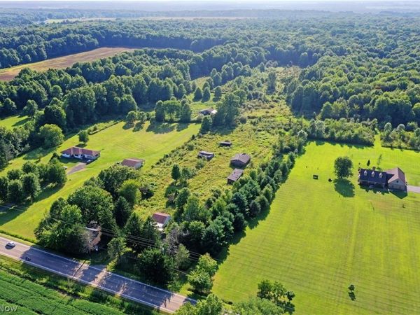 3779 State Route 7 , Fowler, OH 44404