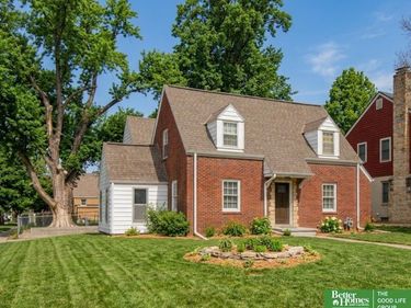 2002 N 55 Street, Omaha, NE 68104