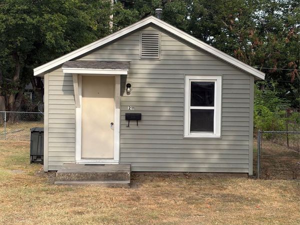 211 N Indianola Street , Pryor, OK 74361