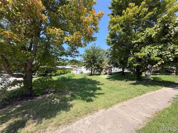 822 S Third , De Soto, MO 63020