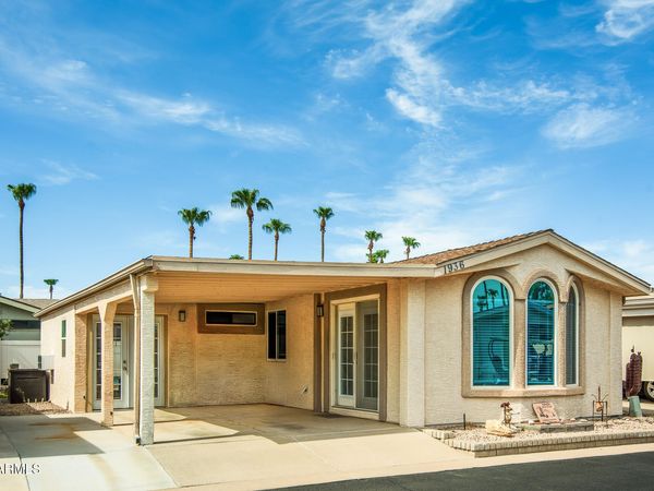 1936 E BELLERIVE Drive, Chandler, AZ 85249