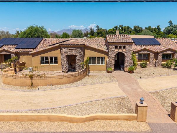 3109 N GILBERT Road, Mesa, AZ 85203