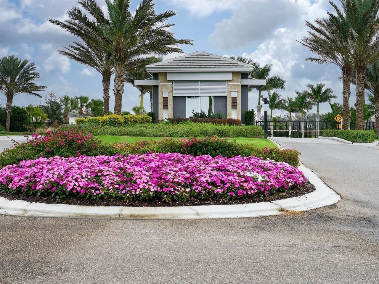 8504 Snowfall Street, Sarasota, FL 34241 Photo