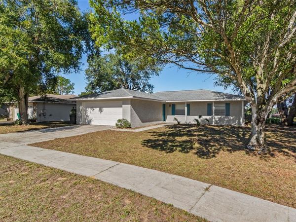 2711 N DELLWOOD DRIVE , EUSTIS, FL 32726