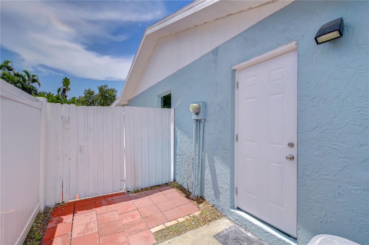 613 5th Avenue Se, Largo, FL 33771 Photo