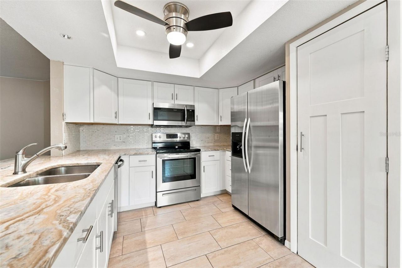 10681 Seminole Forest Street E, Seminole, FL 33778 Photo