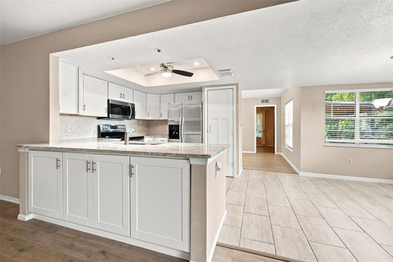 10681 Seminole Forest Street E, Seminole, FL 33778 Photo