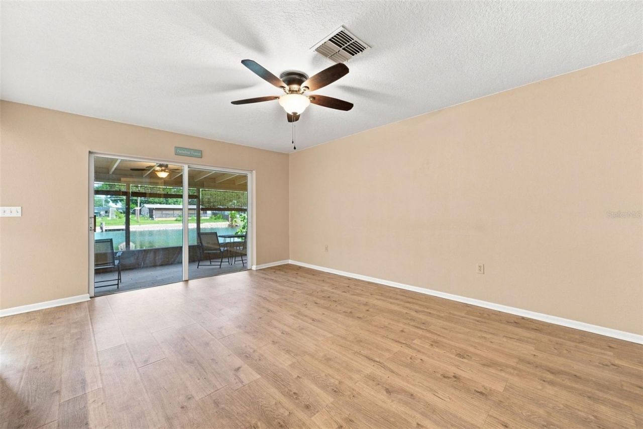 10681 Seminole Forest Street E, Seminole, FL 33778 Photo