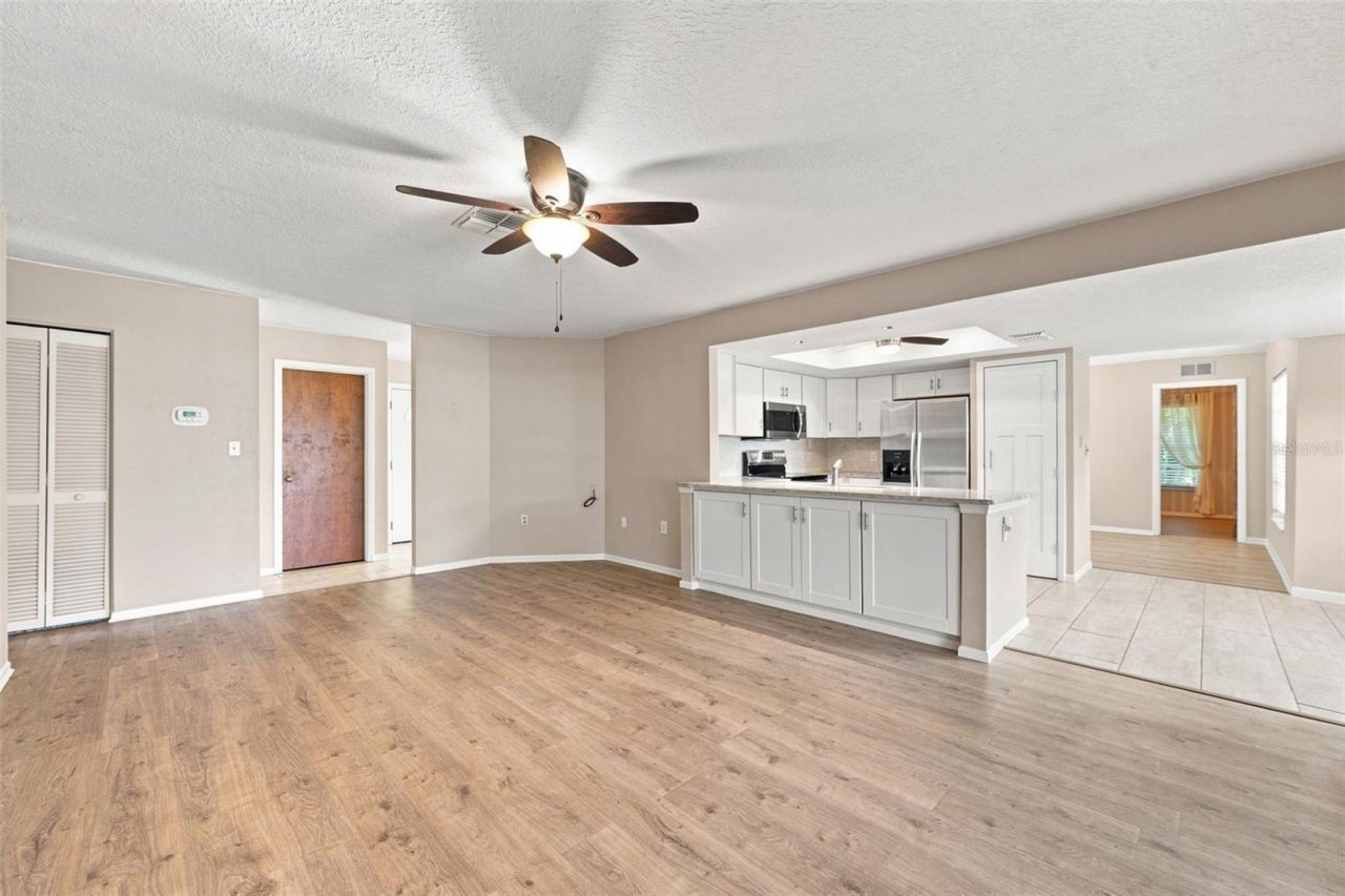 10681 Seminole Forest Street E, Seminole, FL 33778 Photo