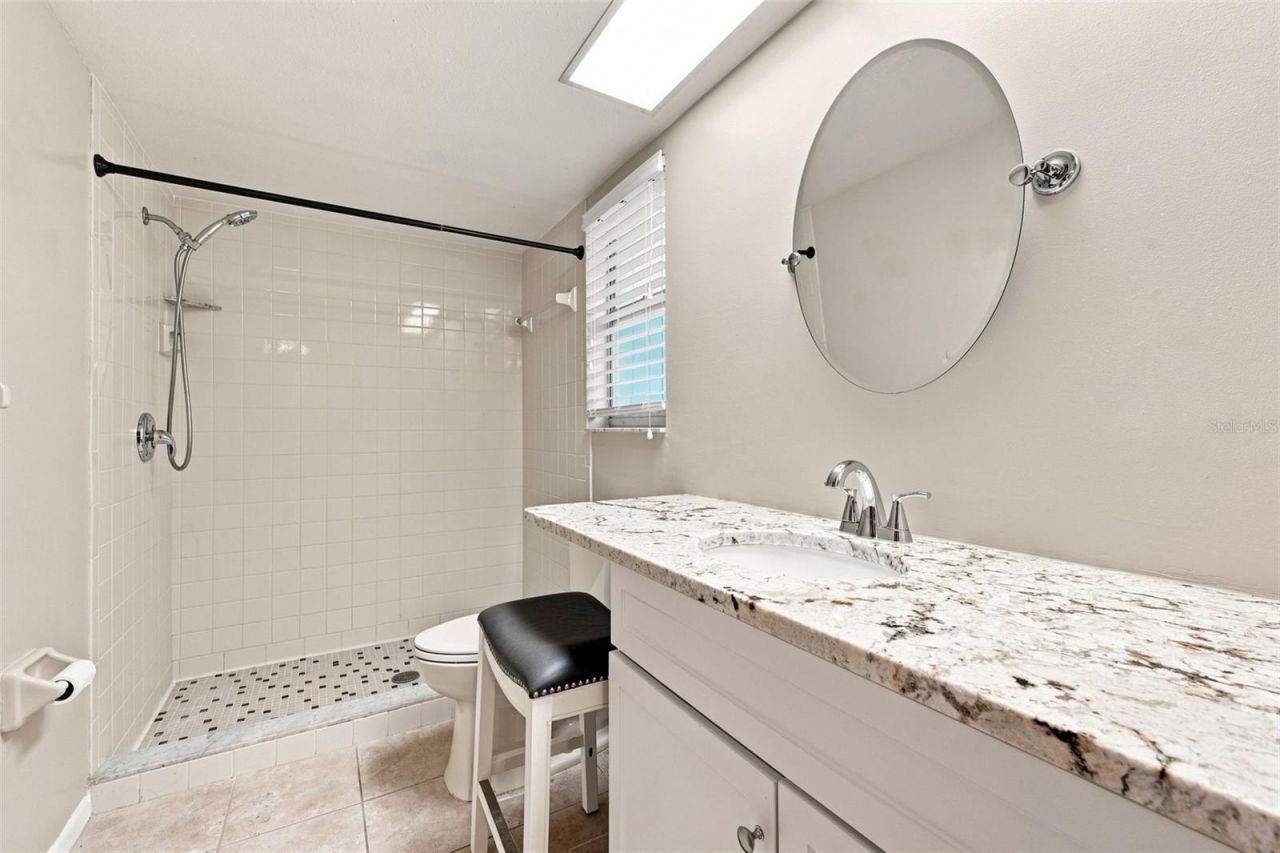 10681 Seminole Forest Street E, Seminole, FL 33778 Photo