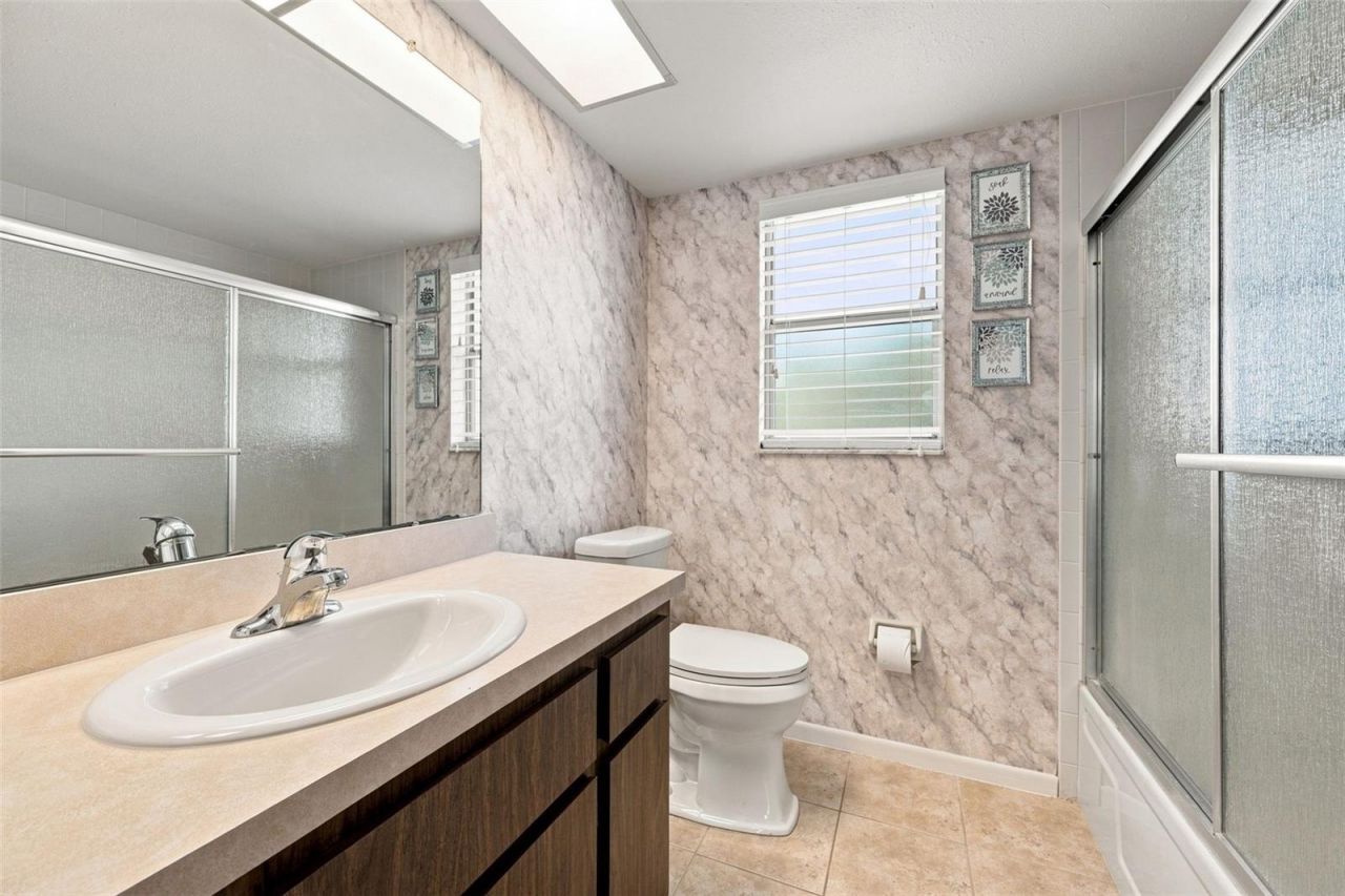 10681 Seminole Forest Street E, Seminole, FL 33778 Photo