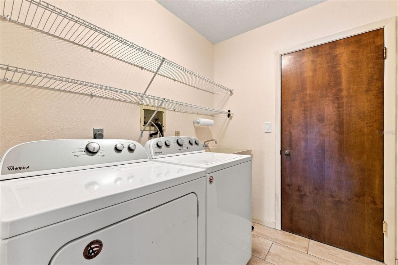 10681 Seminole Forest Street E, Seminole, FL 33778 Photo
