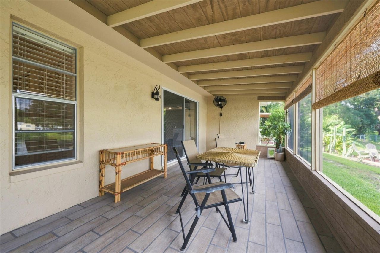 10681 Seminole Forest Street E, Seminole, FL 33778 Photo