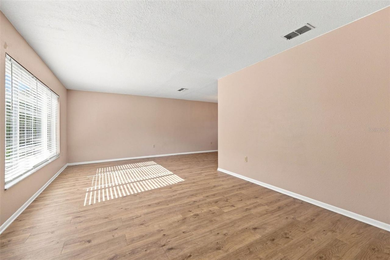 10681 Seminole Forest Street E, Seminole, FL 33778 Photo