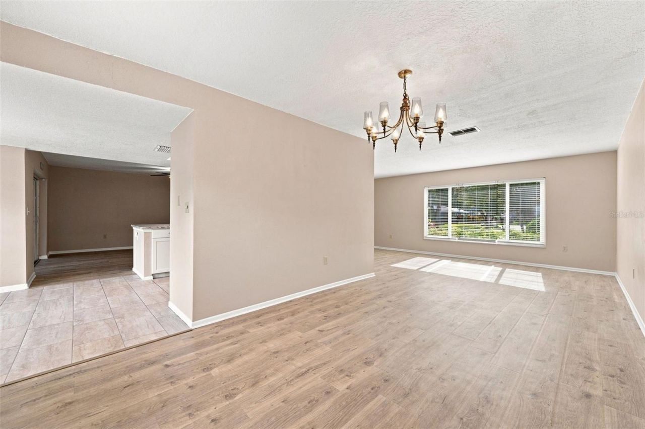 10681 Seminole Forest Street E, Seminole, FL 33778 Photo