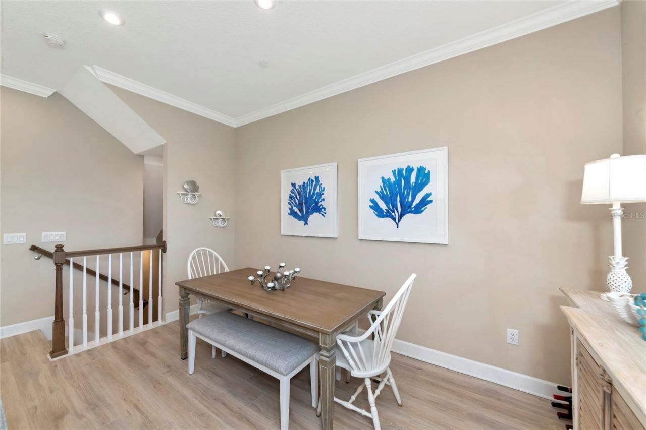 5589 Cannes Circle, Unit 4-102, Sarasota, FL 34231 Photo