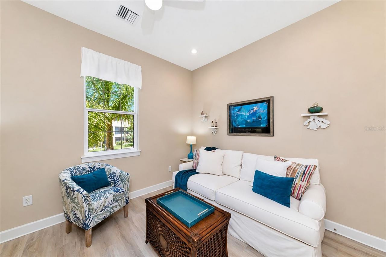 5589 Cannes Circle, Unit 4-102, Sarasota, FL 34231 Photo