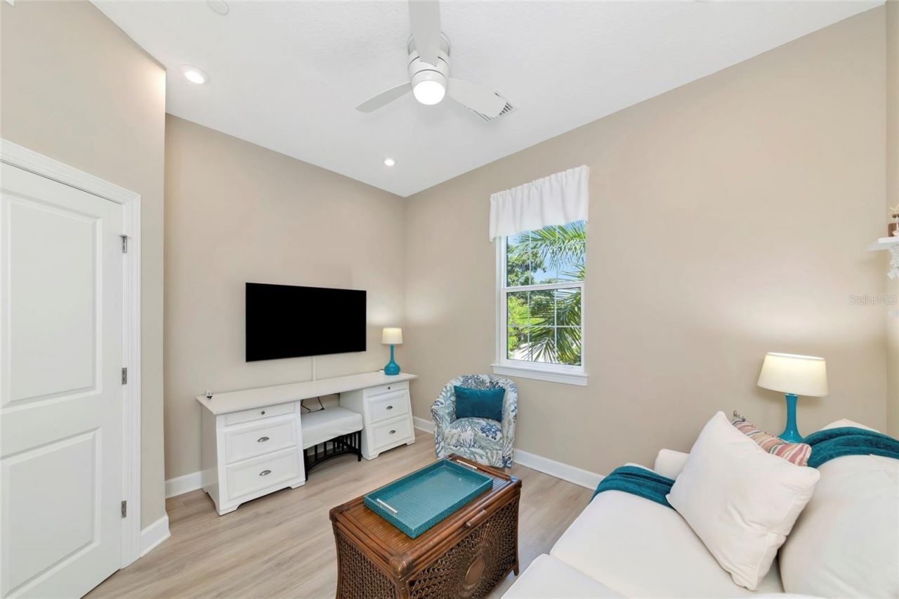 5589 Cannes Circle, Unit 4-102, Sarasota, FL 34231 Photo