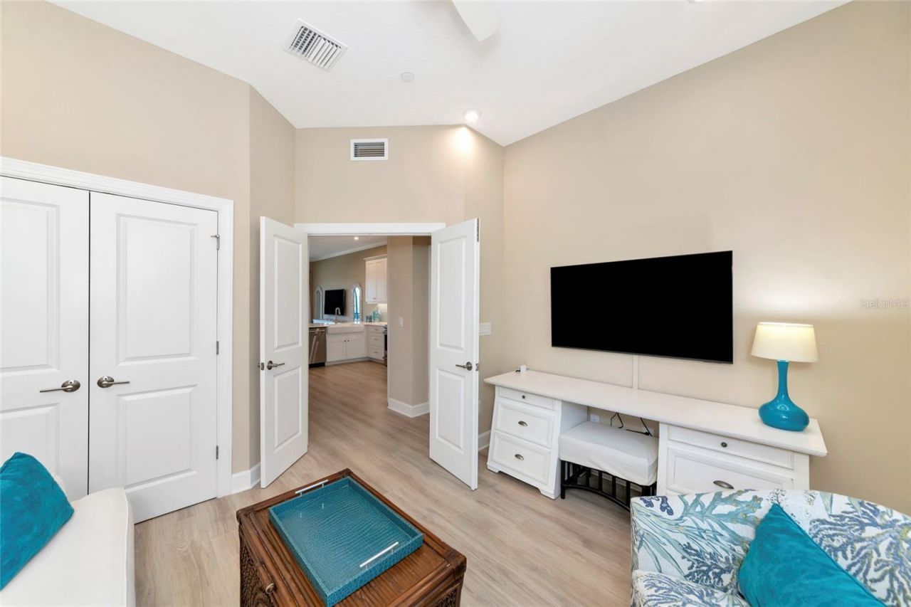 5589 Cannes Circle, Unit 4-102, Sarasota, FL 34231 Photo