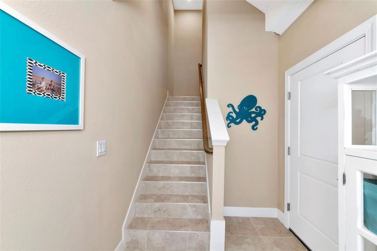 5589 Cannes Circle, Unit 4-102, Sarasota, FL 34231 Photo
