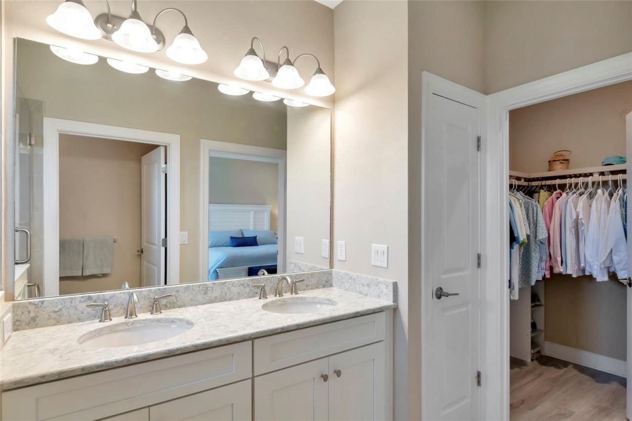 5589 Cannes Circle, Unit 4-102, Sarasota, FL 34231 Photo